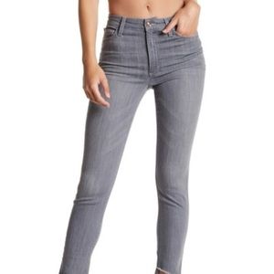 Grey comfy stretched High waist Joe jeans size 25.